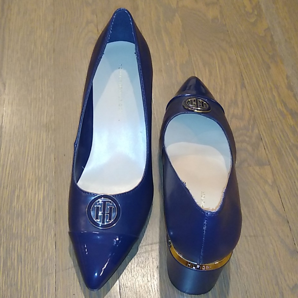 Tommy Hilfiger Leather Platforms- Size 7